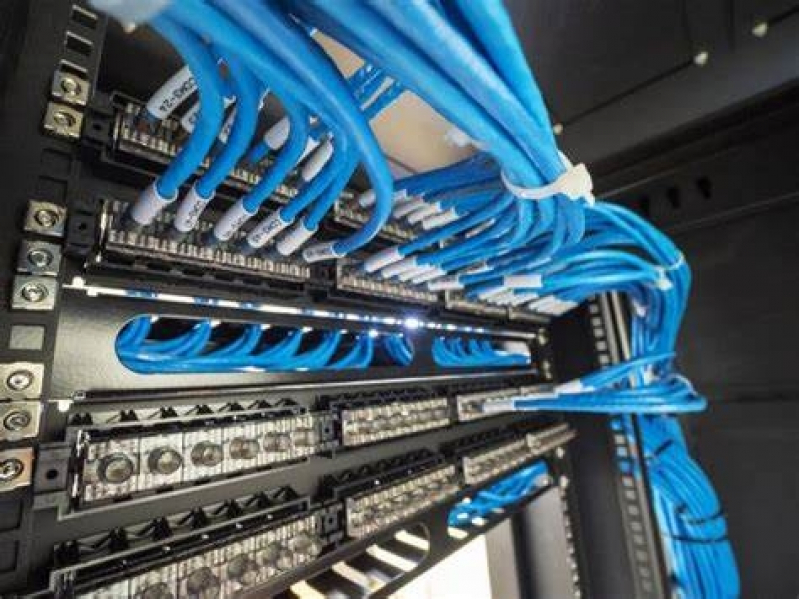 Switch e Patch Panel Jaú - Rack com Patch Panel